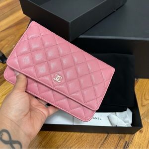 Chanel CLASSIC WALLET ON CHAIN
